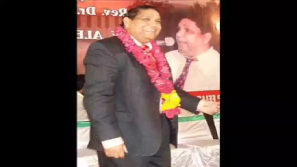 Tune Mujhe Banaya Tune Mujhe Sajaya Lyrics Tune Mujhe Banaya Tune Mujhe Sajaya Lyrics Ernest Mall
